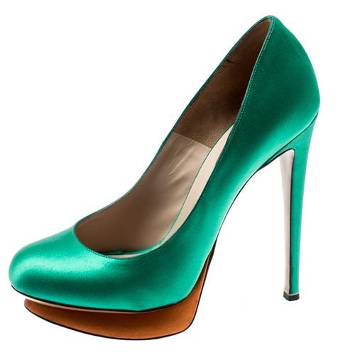 Nicholas Kirkwood Green Satin Platform Pumps Size 36.5 - Nicholas Kirkwood - Modalova