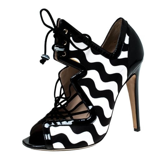 Nicholas Kirkwood Monochrome Satin And Patent Leather Cut Out Strappy Sandals Size 37 - Nicholas Kirkwood - Modalova