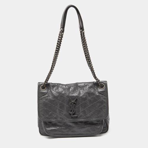 Saint Laurent Grey Crinkled Leather Medium Niki Shoulder Bag - Saint Laurent Paris - Modalova