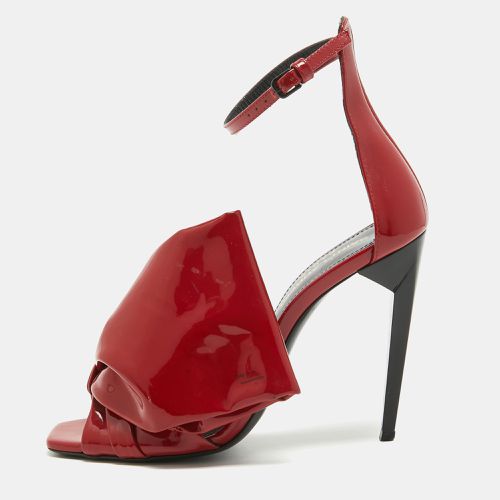 Saint Laurent Red Patent Leather Freja Bow Sandals Size 36 - Saint Laurent Paris - Modalova