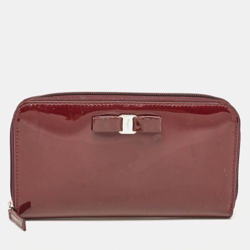 Salvatore Ferragamo Burgundy Patent Leather Vara Bow Zip Around Wallet - Salvatore Ferragamo - Modalova