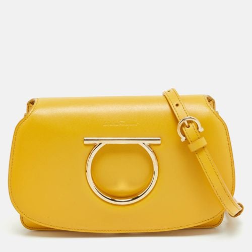 Salvatore Ferragamo Yellow Leather Vella Crossbody Bag - Salvatore Ferragamo - Modalova