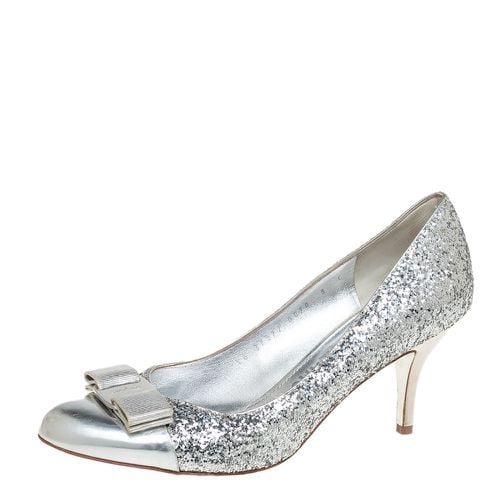 Salvatore Ferragamo Silver Glitter Vara Bow Pumps Size 38.5 - Salvatore Ferragamo - Modalova