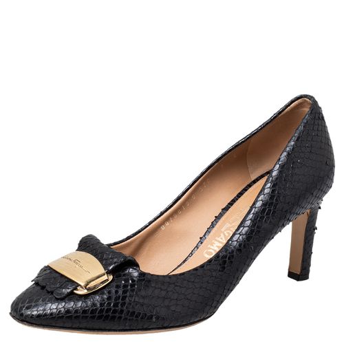 Salvatore Ferragamo Black Python Embossed Leather Logo Embellished Pumps Size 39.5 - Salvatore Ferragamo - Modalova