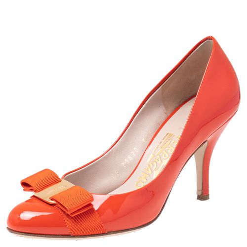 Salvatore Ferragamo Orange Patent Leather Vara Bow Pumps Size 35.5 - Salvatore Ferragamo - Modalova