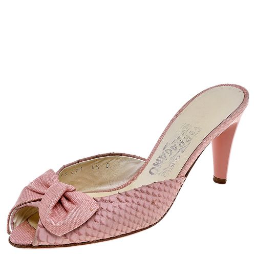 Salvatore Ferragamo Pink Snakeskin Embossed Leather And Raffia Bow Peep Toe Slide Sandals Size 37 - Salvatore Ferragamo - Modalova