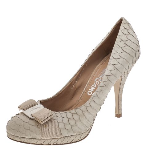 Salvatore Ferragamo Beige Python Vara Bow Platform Pumps Size 38.5 - Salvatore Ferragamo - Modalova