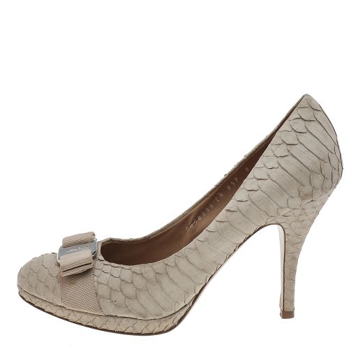 Vara Bow Size 38.5 Python Leather Platform Pumps - Salvatore Ferragamo - Modalova