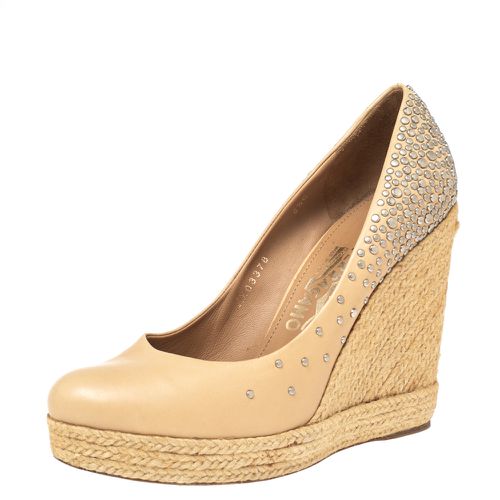 Salvatore Ferragamo Beige Studded Leather Espadrille Wedge Platform Pumps Size 39 - Salvatore Ferragamo - Modalova