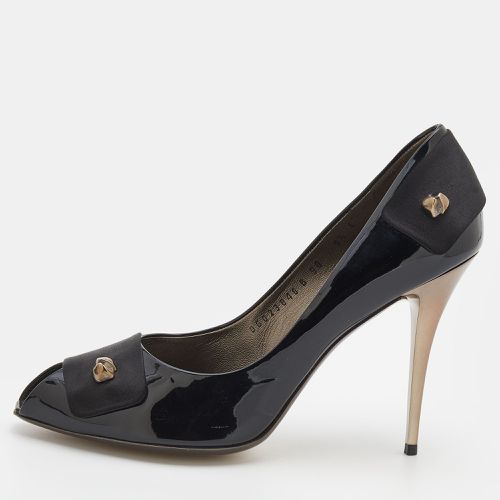 Salvatore Ferragamo Black Patent Leather and Satin Peep Toe Pumps Size 40 - Salvatore Ferragamo - Modalova