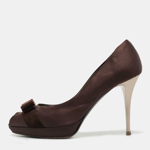 Salvatore Ferragamo Brown Satin Vara Bow Peep Toe Pumps Size 40 - Salvatore Ferragamo - Modalova