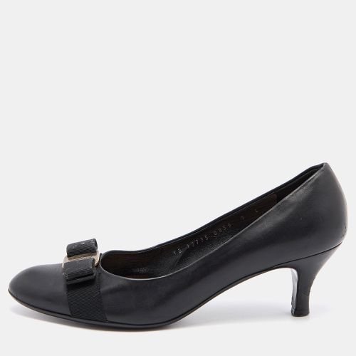 Salvatore Ferragamo Black Leather Vara Bow Pumps Size 39.5 - Salvatore Ferragamo - Modalova