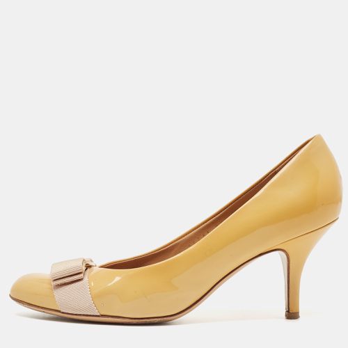 Salvatore Ferragamo Beige Patent Leather Vara Bow Block Heel Pumps Size 36.5 - Salvatore Ferragamo - Modalova