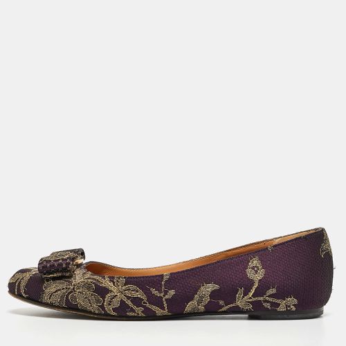 Gold Floral Lace and Satin Varina Ballet Flats Size 35.5 - Salvatore Ferragamo - Modalova