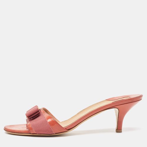 Salvatore Ferragamo Orange Patent Leather Bow Slide Sandals Size 37.5 - Salvatore Ferragamo - Modalova