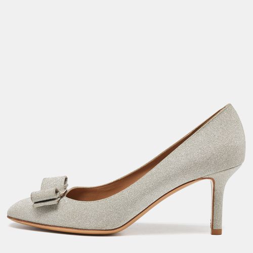 Salvatore Ferragamo Silver Glitter Vara Bow Round Toe Pumps Size 40 - Salvatore Ferragamo - Modalova