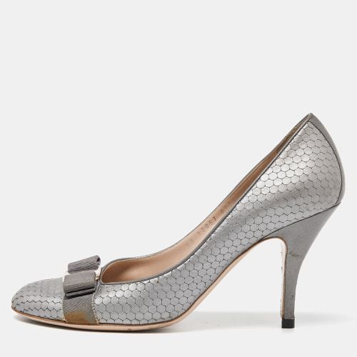 Salvatore Ferragamo Grey Textured Leather Vara Bow Pumps Size 39.5 - Salvatore Ferragamo - Modalova