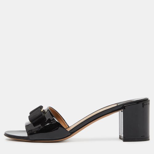 Salvatore Ferragamo Black Patent Leather Vara Bow Slide Sandals Size 37 - Salvatore Ferragamo - Modalova