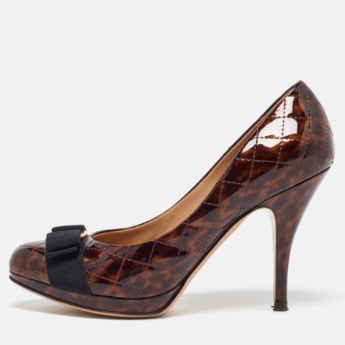 Salvatore Ferragamo Brown Quilted Patent Leather Vara Bow Platform Pumps Size 38.5 - Salvatore Ferragamo - Modalova