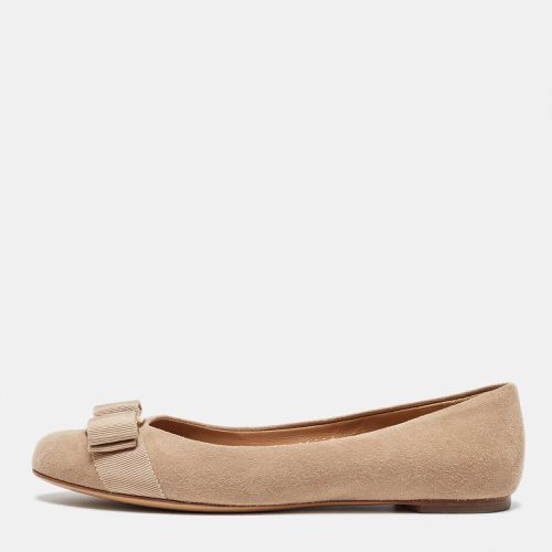 Salvatore Ferragamo Beige Suede Varina Ballet Flats Size 35.5 - Salvatore Ferragamo - Modalova