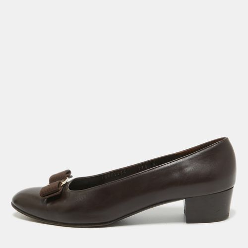 Salvatore Ferragamo Brown Leather Vara Bow Block Heel Pumps Size 38.5 - Salvatore Ferragamo - Modalova