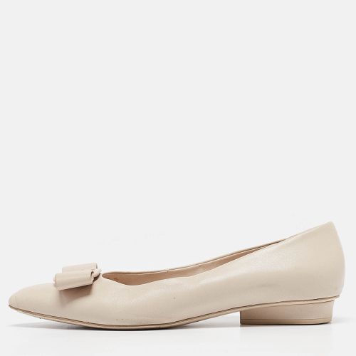 Salvatore Ferragamo Cream Leather Viva Bow Ballet Flats Size 40 - Salvatore Ferragamo - Modalova