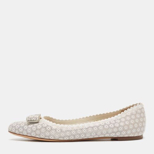 Salvatore Ferragamo White Perforated Leather Varina Ballet Flats Size 39.5 - Salvatore Ferragamo - Modalova