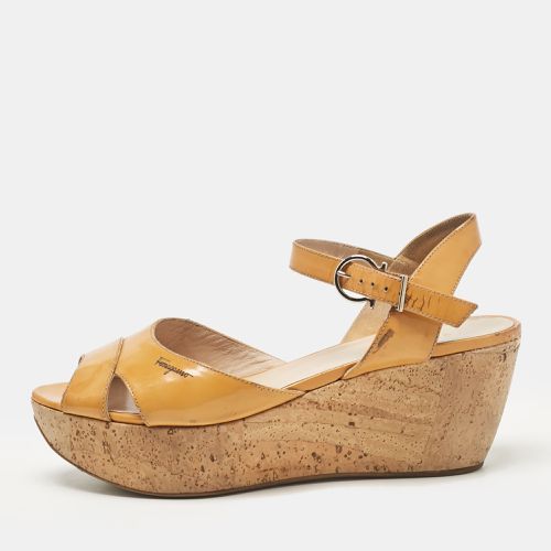 Salvatore Ferragamo Yellow Patent Leather Wedge Sandals Size 38.5 - Salvatore Ferragamo - Modalova