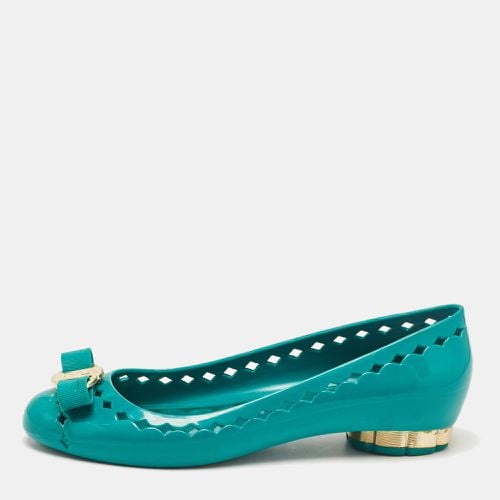 Salvatore Ferragamo Green Rubber Vara Bow Ballet Flats Size 37.5 - Salvatore Ferragamo - Modalova