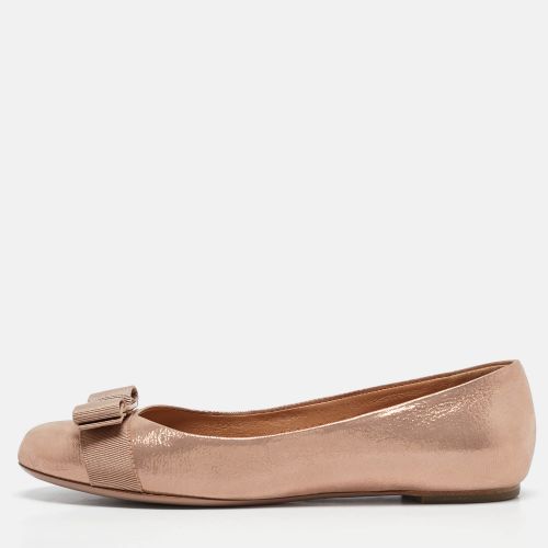 Salvatore Ferragamo Gold Nubuck Leather Varina Ballet Flats Size 38.5 - Salvatore Ferragamo - Modalova