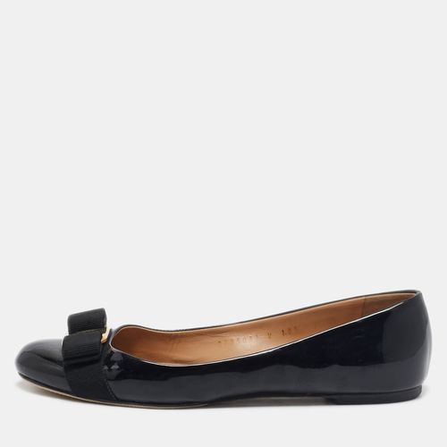 Salvatore Ferragamo Black Patent Leather Vara Bow Ballet Flats Size 37.5 - Salvatore Ferragamo - Modalova