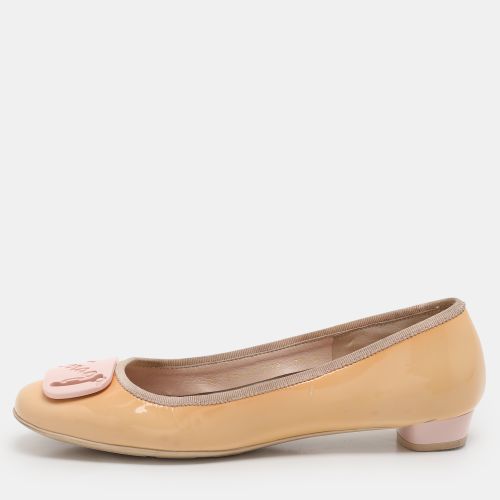 Salvatore Ferragamo Beige Patent Leather Embellished Ballet Flats Size 38 - Salvatore Ferragamo - Modalova