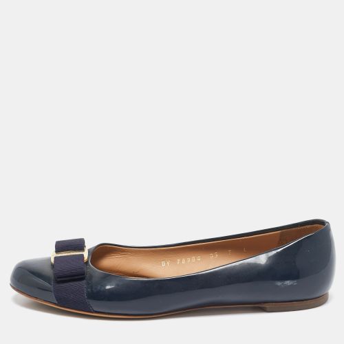 Salvatore Ferragamo Navy Blue Patent Leather Varina Ballet Flats Size 37.5 - Salvatore Ferragamo - Modalova