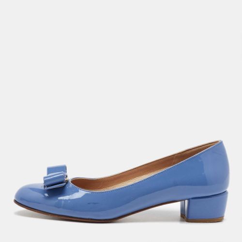 Salvatore Ferragamo Light Blue Patent Leather Vara Bow Pumps Size 36.5 - Salvatore Ferragamo - Modalova