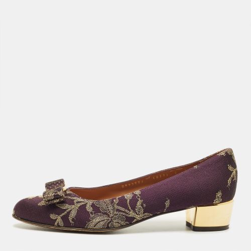 Salvatore Ferragamo Varina Size 38.5 Purple Brocade Fabric and Lace Pumps - Salvatore Ferragamo - Modalova