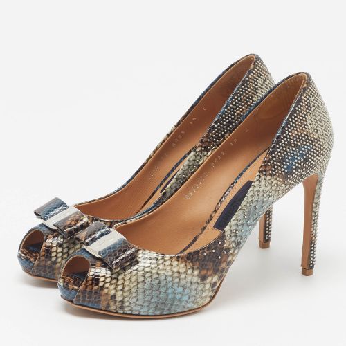 Vara Bow Size 40.5 Python Embossed Leather Peep Toe Pumps - Salvatore Ferragamo - Modalova