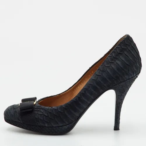 Vara Bow Size 38.5 Python Leather Pumps - Salvatore Ferragamo - Modalova