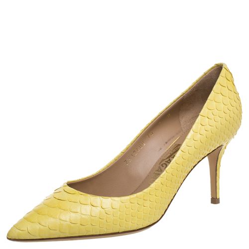 Salvatore Ferragamo Yellow Python Susi Pointed Toe Pumps Size 37.5 - Salvatore Ferragamo - Modalova