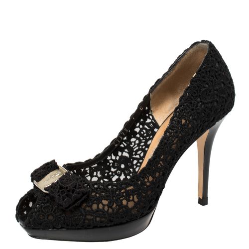 Salvatore Ferragamo Black Bonita Lace Peep Toe Pumps Size 37.5 - Salvatore Ferragamo - Modalova