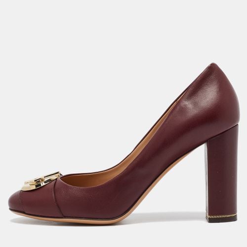 Salvatore Ferragamo Burgundy Leather Fiamma Pumps Size 40.5 - Salvatore Ferragamo - Modalova