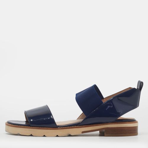 Size 38.5 Patent Leather Flat Sandals - Stuart Weitzman - Modalova