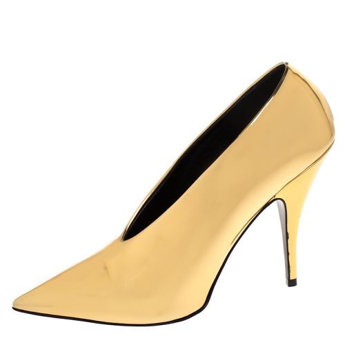 Stella McCartney Metallic Gold Faux Patent Leather V Neck Pointed Toe Pumps Size 38 - Stella McCartney - Modalova