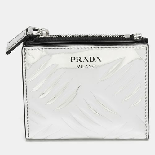 Embossed Patent Leather Bifold Wallet - Prada - Modalova