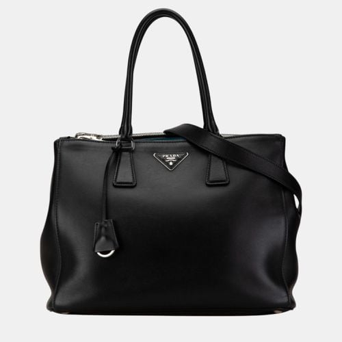 Prada Black Leather Triangle Plate Galleria Large Handbag - Prada - Modalova