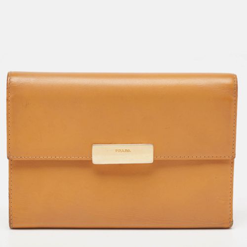 Prada Tan Leather Logo Plague Trifold Wallet - Prada - Modalova