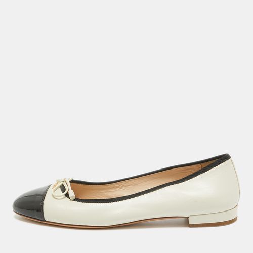 Prada Cream/Black Leather Cap Toe Ballet Flats Size 37 - Prada - Modalova