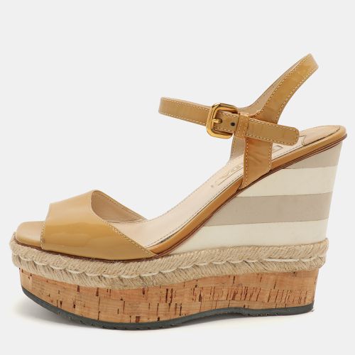 Prada Beige Patent Leather Wedge Espadrille Sandals Size 39.5 - Prada - Modalova