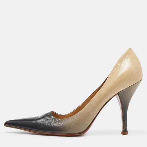 Prada Beige/Grey Leather Pointed Toe Pumps Size 38.5 - Prada - Modalova