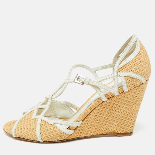 Prada Beige/White Raffia and Leather Wedge Sandals Size 38 - Prada - Modalova