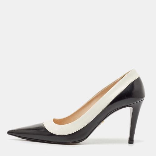 White Leather Pointed Toe Pumps Size 39 - Prada - Modalova